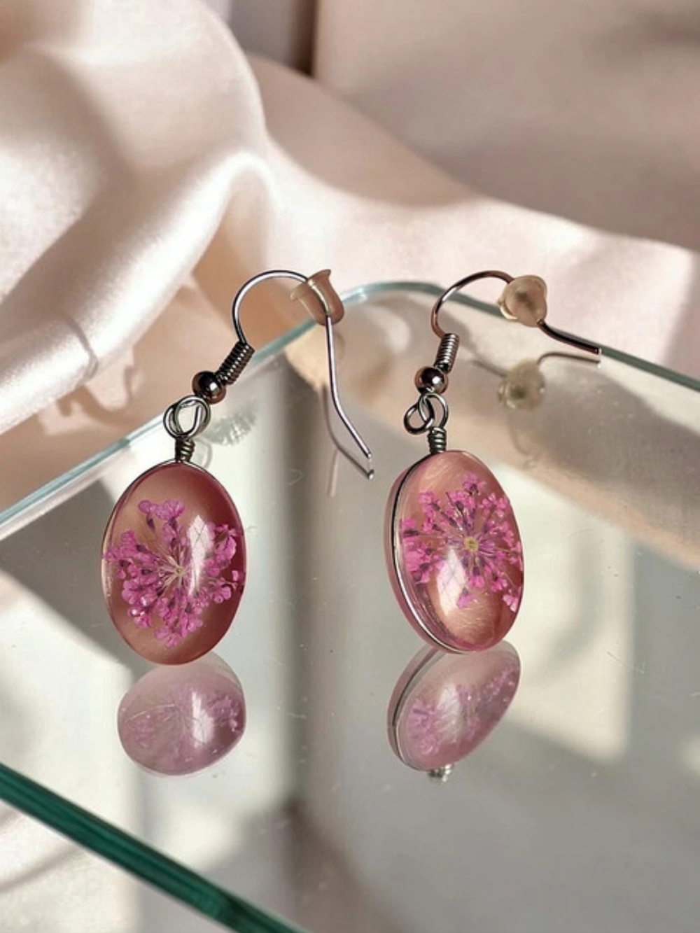 Fashion Jewelry Pink Dried Pressed Flower Acrylic Cabochon Drop Earrings (New)